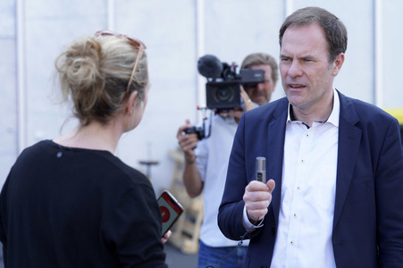 Bayer spendet Desinfektionsmittel an die Stadt Köln