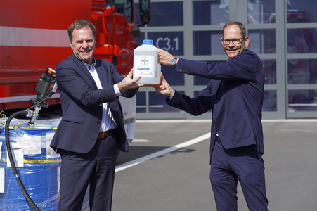 Bayer spendet Desinfektionsmittel an die Stadt Köln