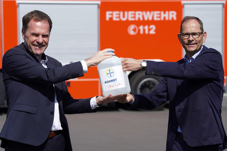 Bayer spendet Desinfektionsmittel an die Stadt Köln
