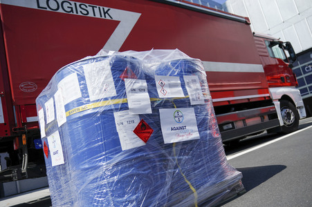 Bayer spendet Desinfektionsmittel an die Stadt Köln