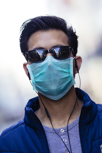 Symbolfoto Behelfsmaske