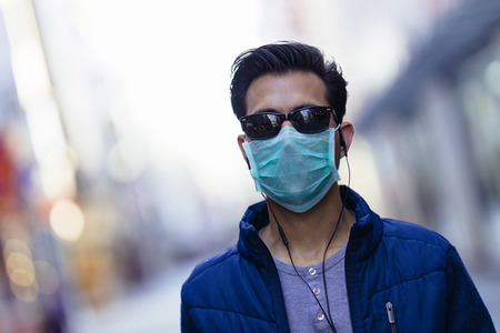 Symbolfoto Behelfsmaske