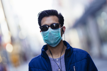 Symbolfoto Behelfsmaske