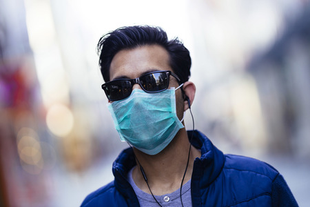 Symbolfoto Behelfsmaske