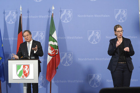 Pressekonferenz zur Covid-19 Case-Cluster-Study in Düsseldorf