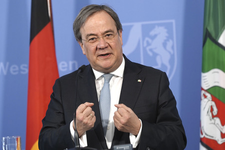 Pressekonferenz zur Covid-19 Case-Cluster-Study in Düsseldorf