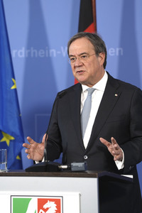 Pressekonferenz zur Covid-19 Case-Cluster-Study in Düsseldorf