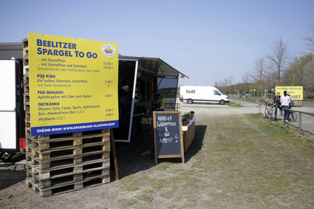 Eröffnung vom Spargel Drive-In in Klaistow