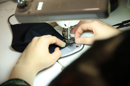 Symbolbild selbstgenähter Mundschutz