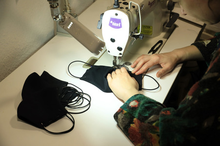 Symbolbild selbstgenähter Mundschutz