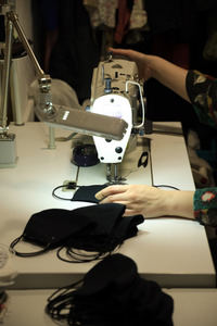 Symbolbild selbstgenähter Mundschutz