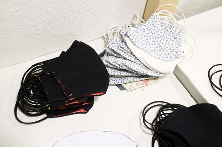 Symbolbild selbstgenähter Mundschutz