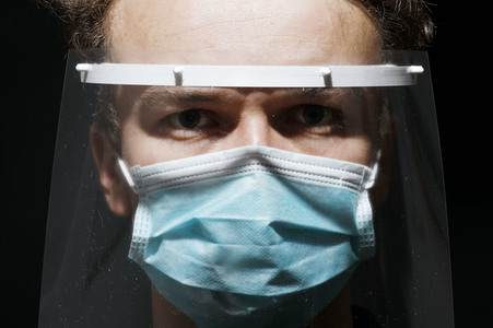 Wissenschaftsladen Potsdam e.V. druckt mit dem 3D Drucker Gesichtsschilder