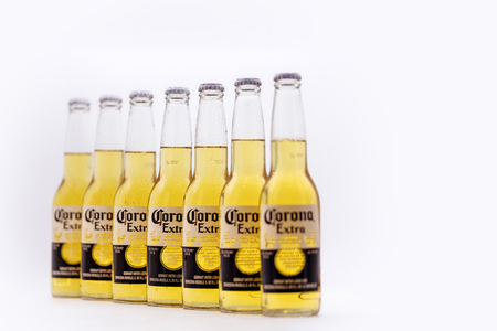 Symbolfoto Corona Bierflaschen