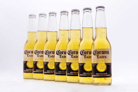 Symbolfoto Corona Bierflaschen