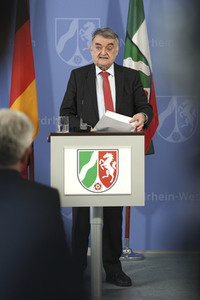 Pressekonferenz zur NRW Soforthilfe in Düsseldorf