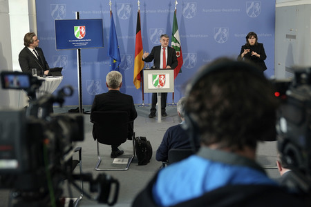 Pressekonferenz zur NRW Soforthilfe in Düsseldorf