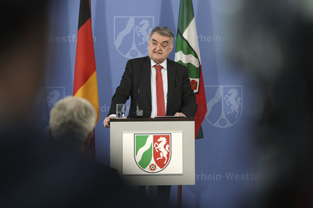 Pressekonferenz zur NRW Soforthilfe in Düsseldorf