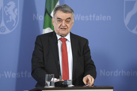 Pressekonferenz zur NRW Soforthilfe in Düsseldorf