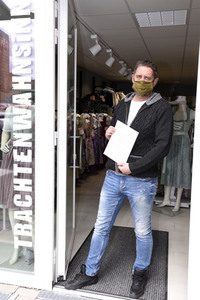 Sonderöffnung des Dirndl-Ladens 'TrachtenWahnsinn' in Germering