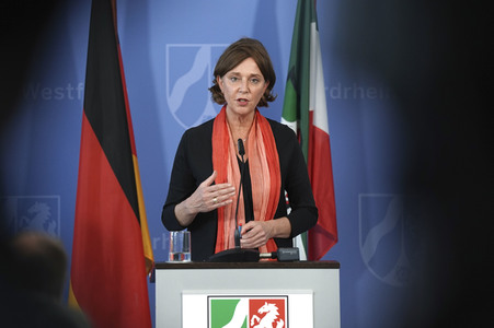 Pressebriefing zur aktuellen Lage in der Coronakrise in Düsseldorf