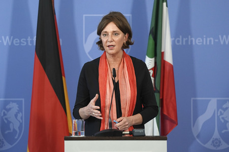 Pressebriefing zur aktuellen Lage in der Coronakrise in Düsseldorf