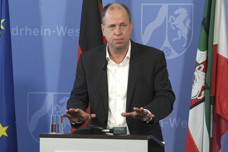 Pressebriefing zur aktuellen Lage in der Coronakrise in Düsseldorf