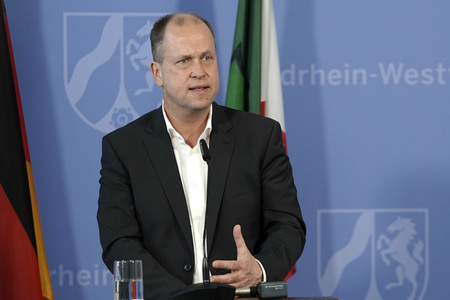 Pressebriefing zur aktuellen Lage in der Coronakrise in Düsseldorf