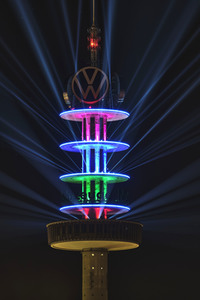 Lichtaktion der Veranstaltungstechnik-Branche am VW-Tower in Hannover