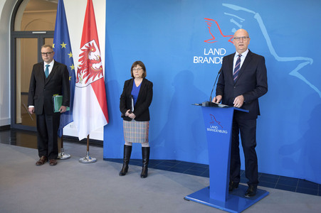 Pressekonferenz zur Eindämmungsverordnung für das Land Brandenburg in Potsdam