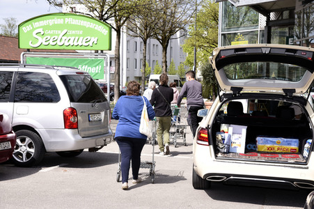Symbolfoto Öffnung der Gartencenter und Baumärkte in Bayern