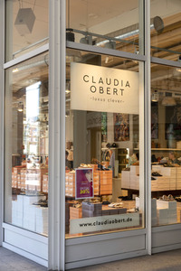 Wiedereröffnung der Boutique 'Luxus Clever' in Hamburg