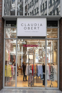 Wiedereröffnung der Boutique 'Luxus Clever' in Hamburg