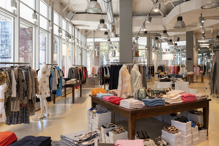 Wiedereröffnung der Boutique 'Luxus Clever' in Hamburg