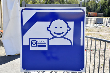 Eröffnung eines Corona-Drive-in auf dem Zentralen Festplatz in Berlin