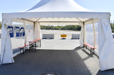 Eröffnung eines Corona-Drive-in auf dem Zentralen Festplatz in Berlin