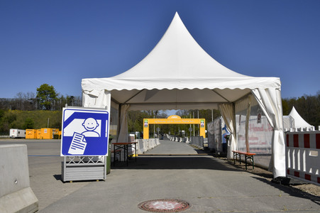 Eröffnung eines Corona-Drive-in auf dem Zentralen Festplatz in Berlin