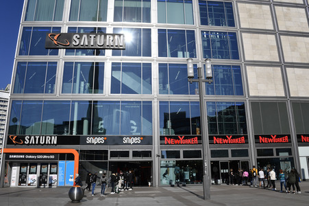 Ladenöffnungen nach Lockerung der Corona-Beschränkungen in Berlin