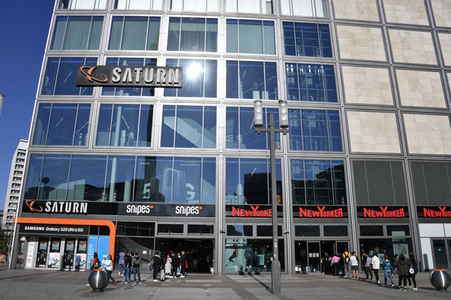 Ladenöffnungen nach Lockerung der Corona-Beschränkungen in Berlin