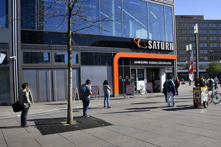 Ladenöffnungen nach Lockerung der Corona-Beschränkungen in Berlin