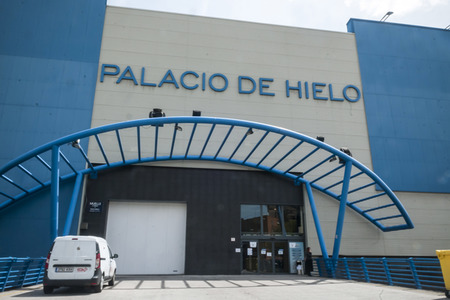 Schließung der Behelfs-Leichenhalle in Madrid