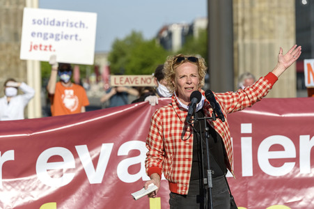 Demonstration für die Evakuierung der griechischen Flüchtlingslager in Berlin