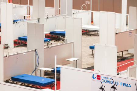 Lesung im Corona Behelfskrankenhaus in Madrid