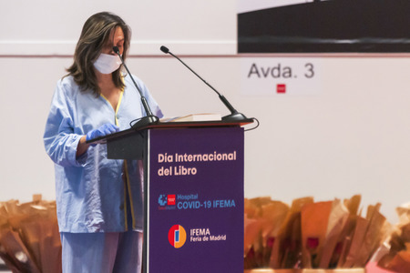 Lesung im Corona Behelfskrankenhaus in Madrid