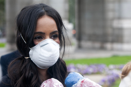 Schweigeminute für die Corona Opfer in Madrid