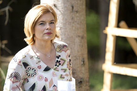 Julia Klöckner besichtigt Wald-Wiederaufforstungsfläche in Rehberg