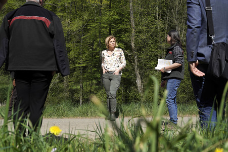 Julia Klöckner besichtigt Wald-Wiederaufforstungsfläche in Rehberg