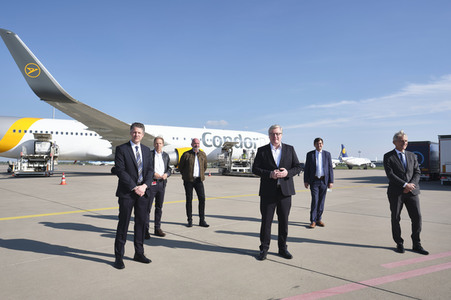 Ankunft von Corona-Schutzmaterialien aus China in Hannover