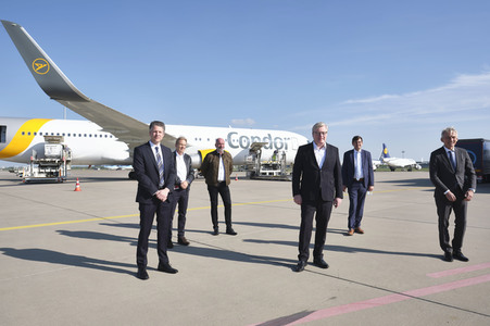 Ankunft von Corona-Schutzmaterialien aus China in Hannover