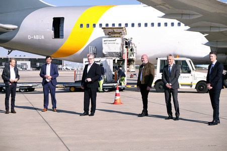 Ankunft von Corona-Schutzmaterialien aus China in Hannover